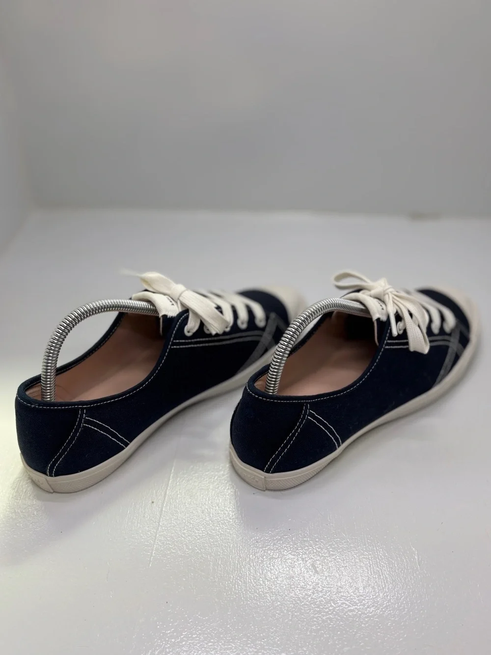 Kate Spade New York Tommi Navy Canvas Sneakers Women’s 9.5 Like New